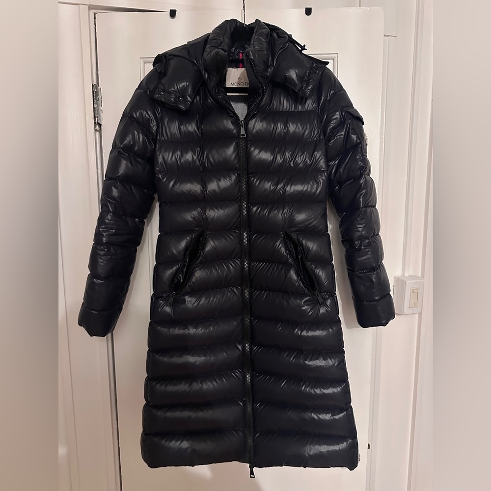 Moncler Moka Women's Shiny Long fitted Puffer Winter Coat Navy S [2]